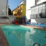 2000 Hotel 3*