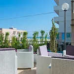 2000 Hotel 3*