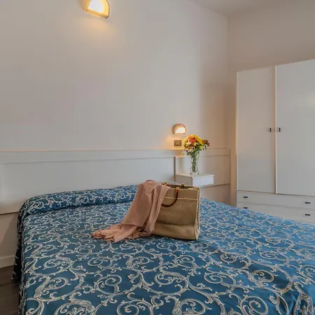 2000 Hotel Rimini