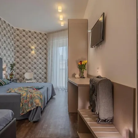 2000 Hotel 3*