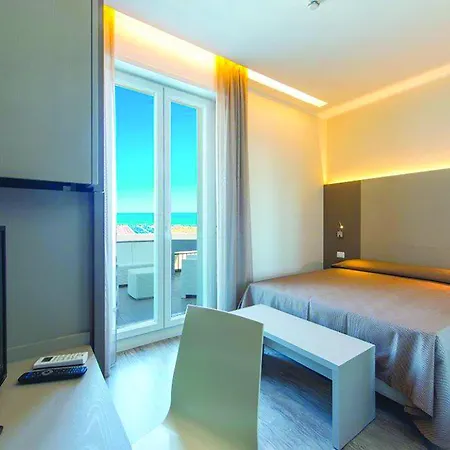 Hotel 2000