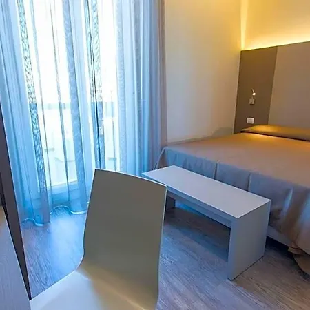 Hotel 2000