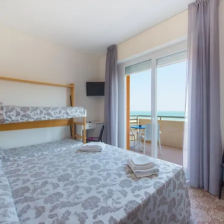 Hotel 2000 3*