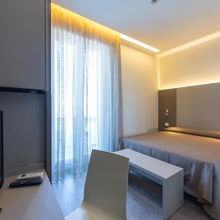 Hotell 2000 3*