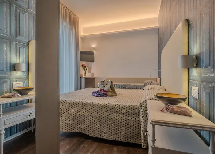 2000 Hotell 3*