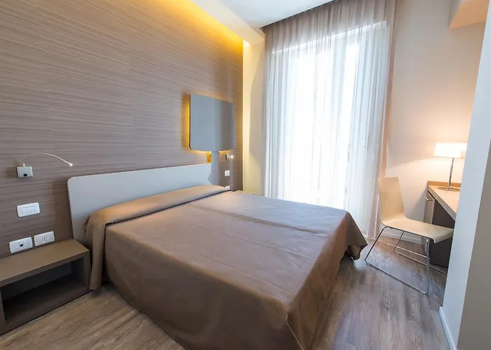 2000 3* רימיני