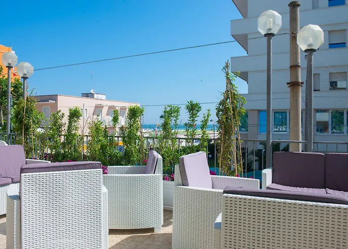 2000 Hotell 3*