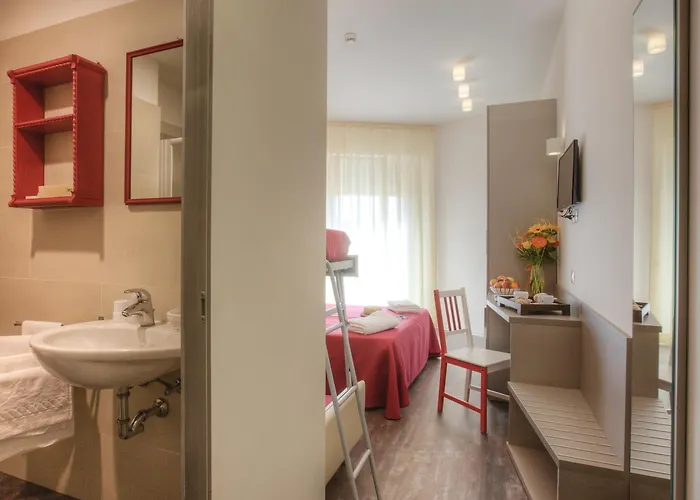 2000 Hotell