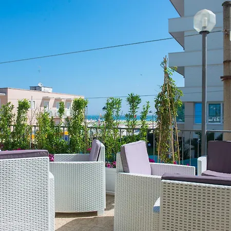 2000 Otel 3*